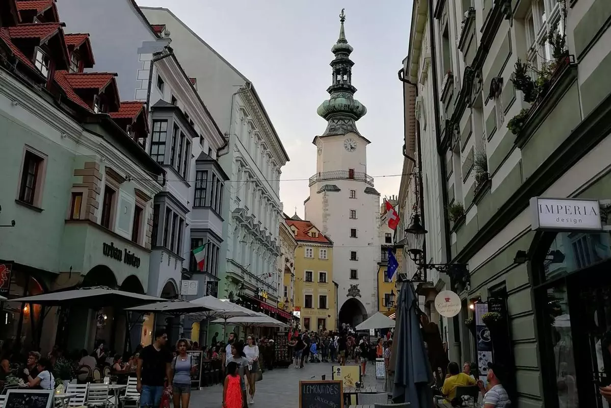 COSA VEDERE E DOVE MANGIARE A BRATISLAVA